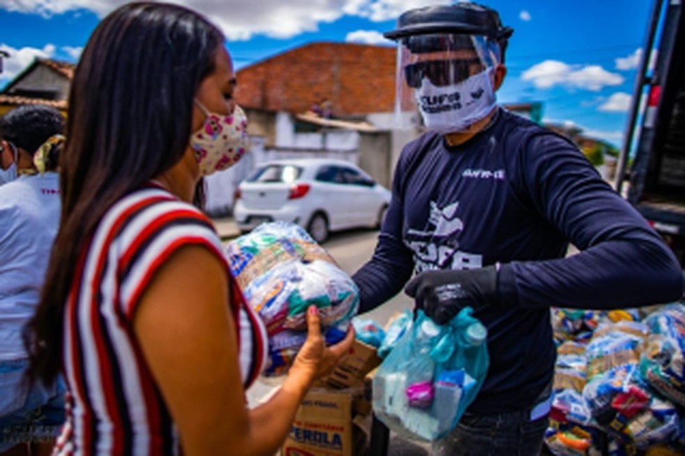Projeto Mães da Favela Futebol Clube arrecada alimentos para ajudar famílias em situação de vulnerabilidade em MT